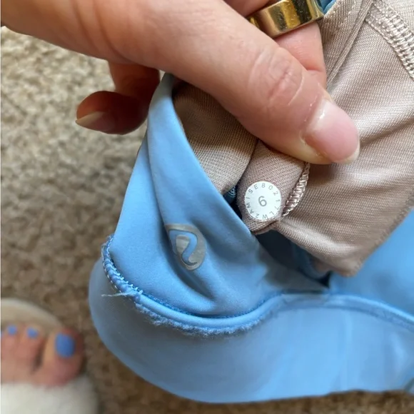 Lululemon Blue Fast and Free Bra Size 6 - Picture 5 of 6